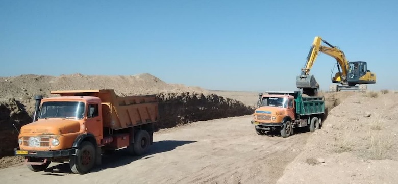 خیابان سازی و اجرای شبکه فاضلاب خیابان های شهرک صنعتی سلفچگان قم - 4