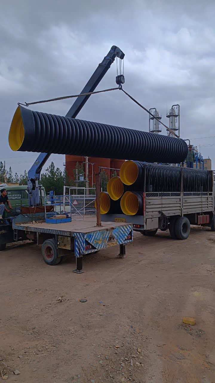 خیابان سازی و اجرای شبکه فاضلاب خیابان های شهرک صنعتی سلفچگان قم - 4